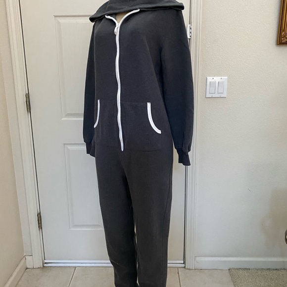 “GOODIELLOW & CO” 🖤 SUPER CUTE 💜 HOODED ONESIE - Picture 10 of 16